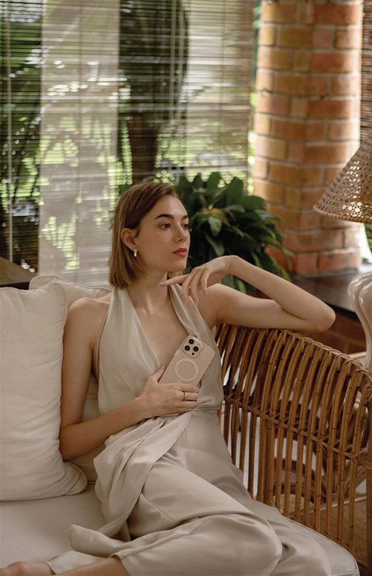 iPhone 14 Pro Coehl MagSafe Destekli Lumino Telefon Kılıfı