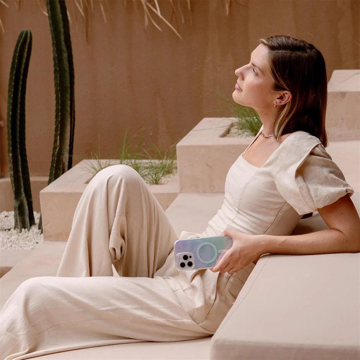 iPhone 16 Pro Max Coehl MagSafe Destekli Linear Telefon Kılıfı