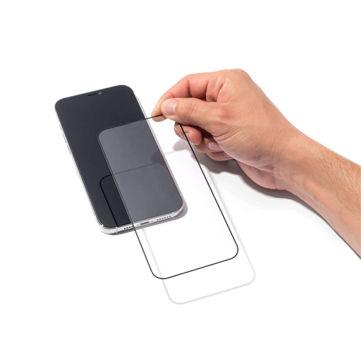 iPhone 16e 9H Temperli Ekran Koruyucu Cam | bastcase - Uygulama Sonrası Duruş