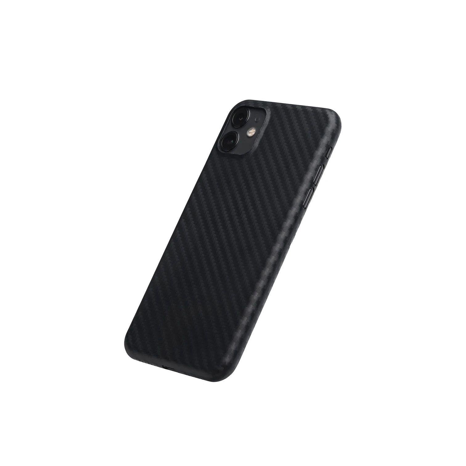 iPhone 11 Carbon Telefon Kılıfı - Siyah | bastcase - Yan Profil İnceliği