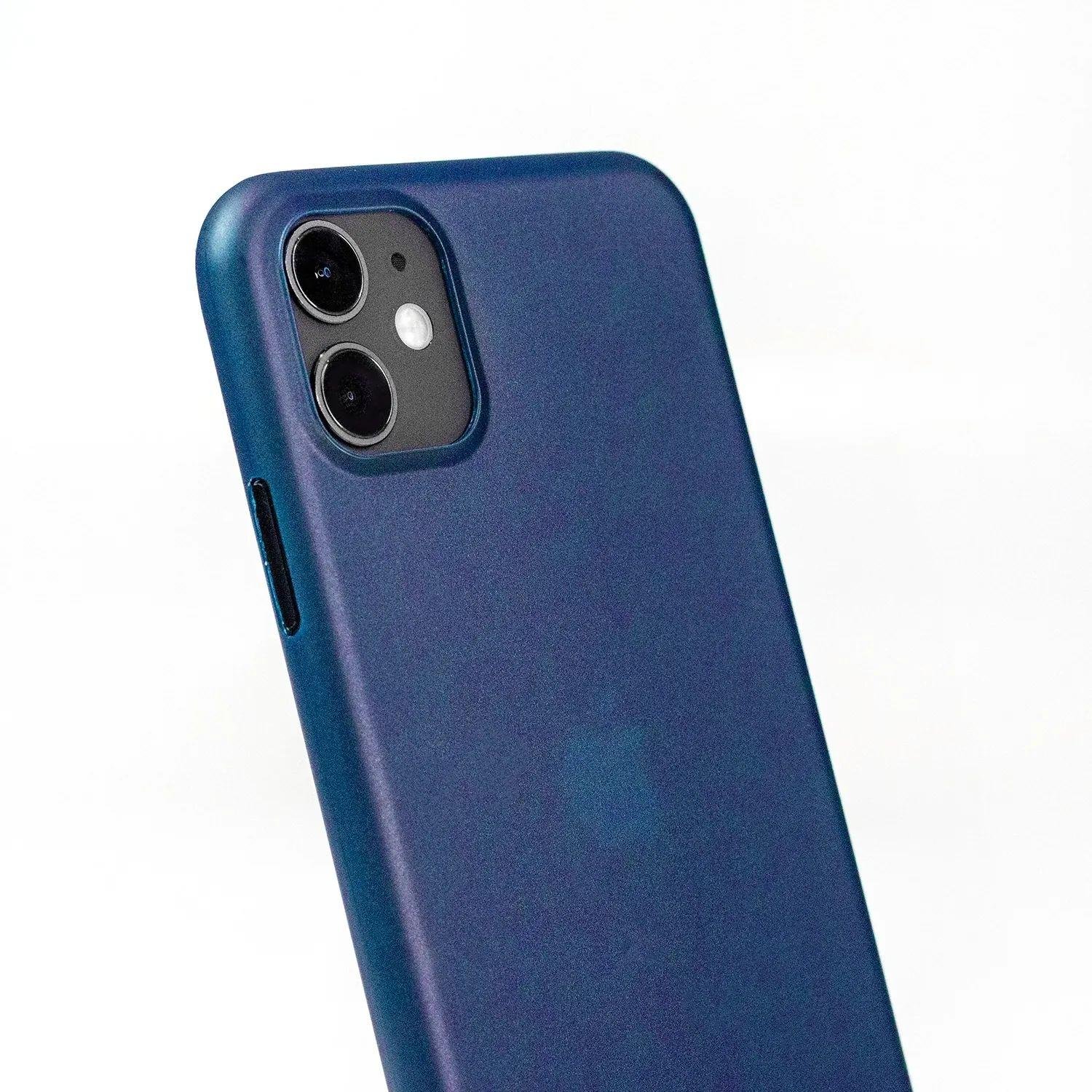 iPhone 11 Ultra İnce Telefon Kılıfı - Mavi | bastcase - Arka Yüzey Detayı