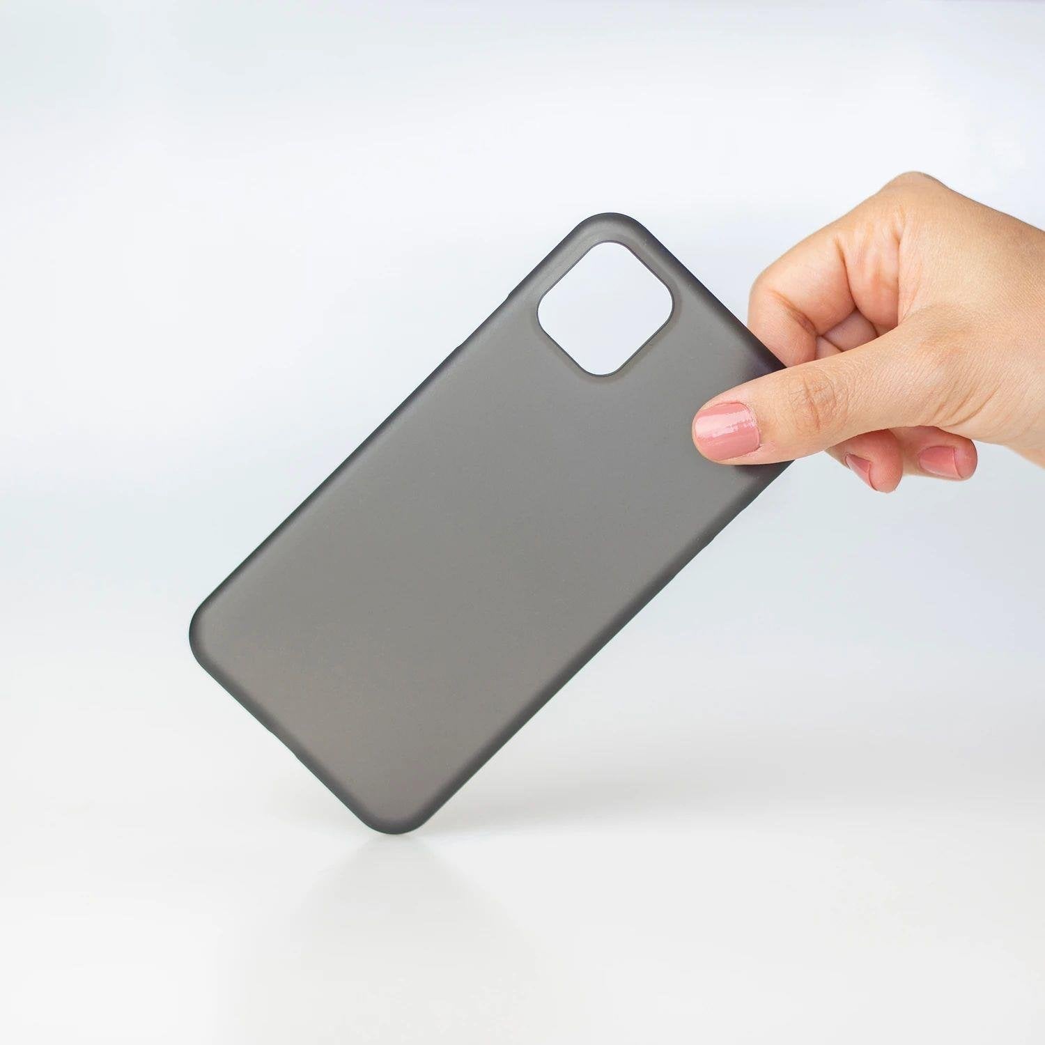 iPhone 11 Ultra İnce Telefon Kılıfı - Siyah | bastcase - Arka Yüzey Detayı