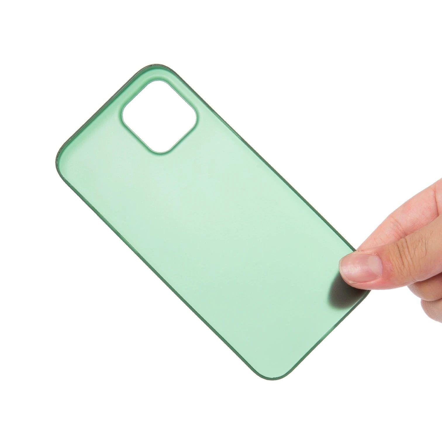 iPhone 13 Pro Ultra İnce Telefon Kılıfı - Yeşil | bastcase - Yan Profil İnceliği