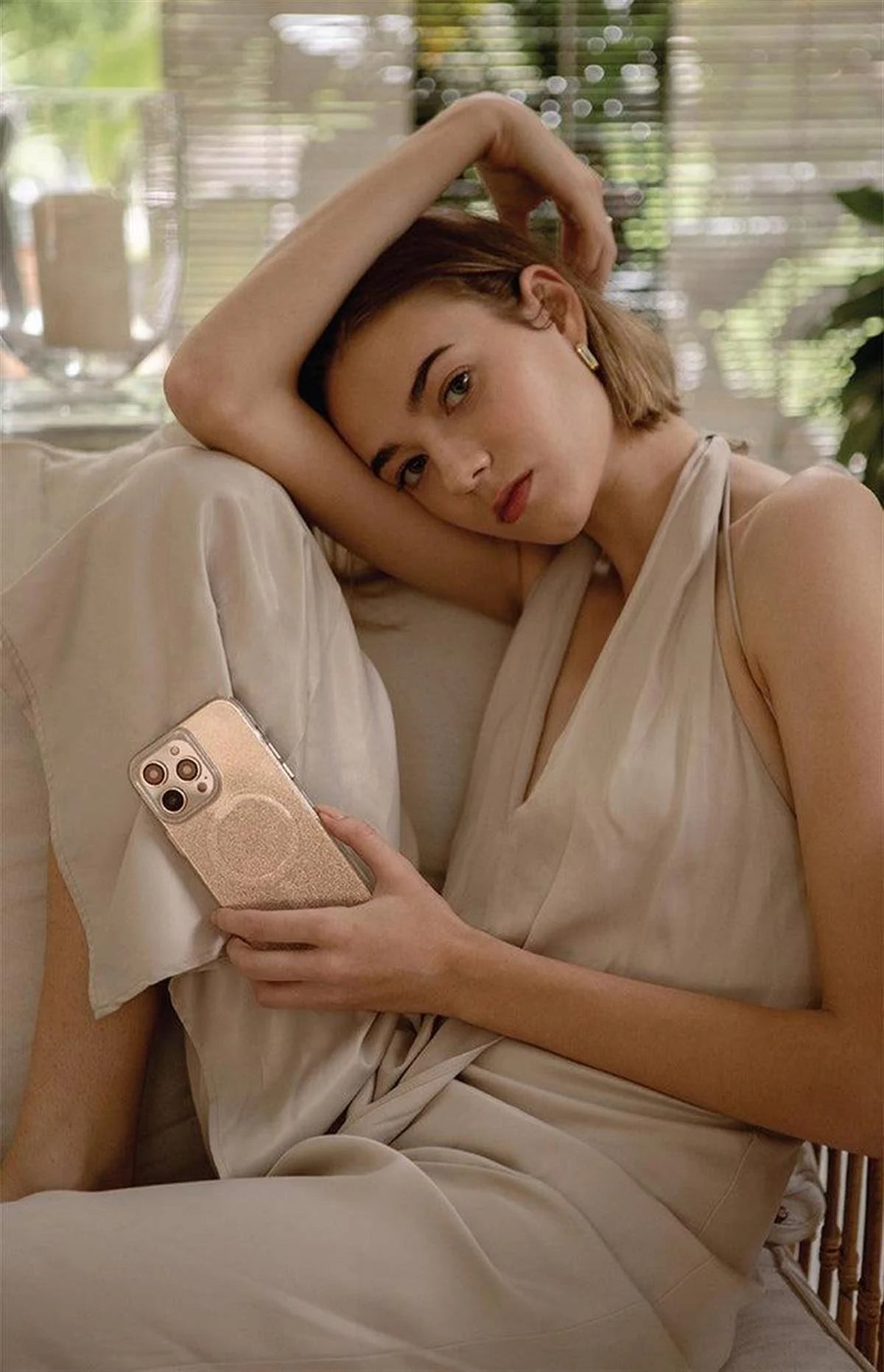iPhone 14 Pro Coehl MagSafe Destekli Lumino Telefon Kılıfı | bastcase - Arka Yüzey Detayı