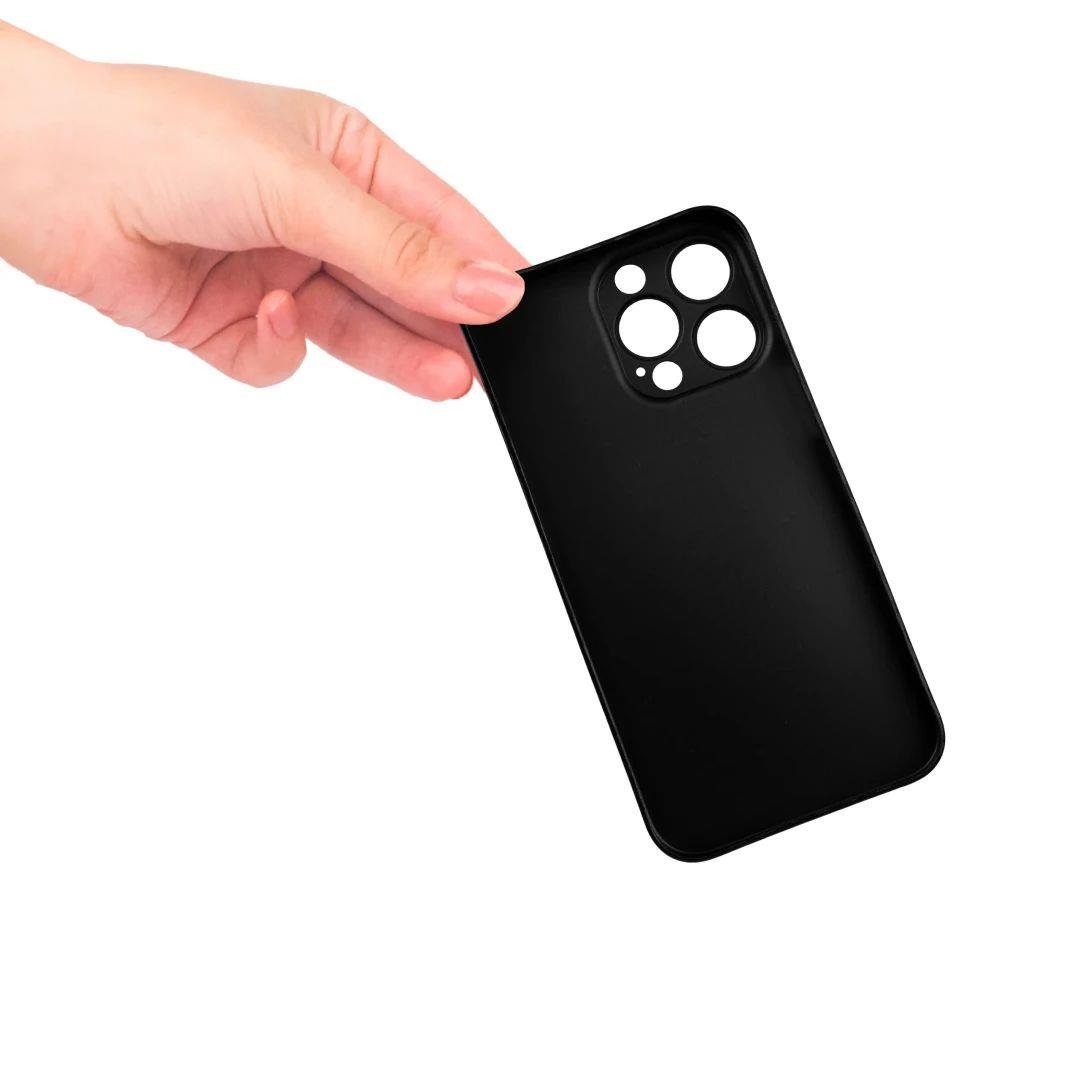 iPhone 15 Pro Carbon Telefon Kılıfı - Siyah | bastcase - Arka Yüzey Detayı