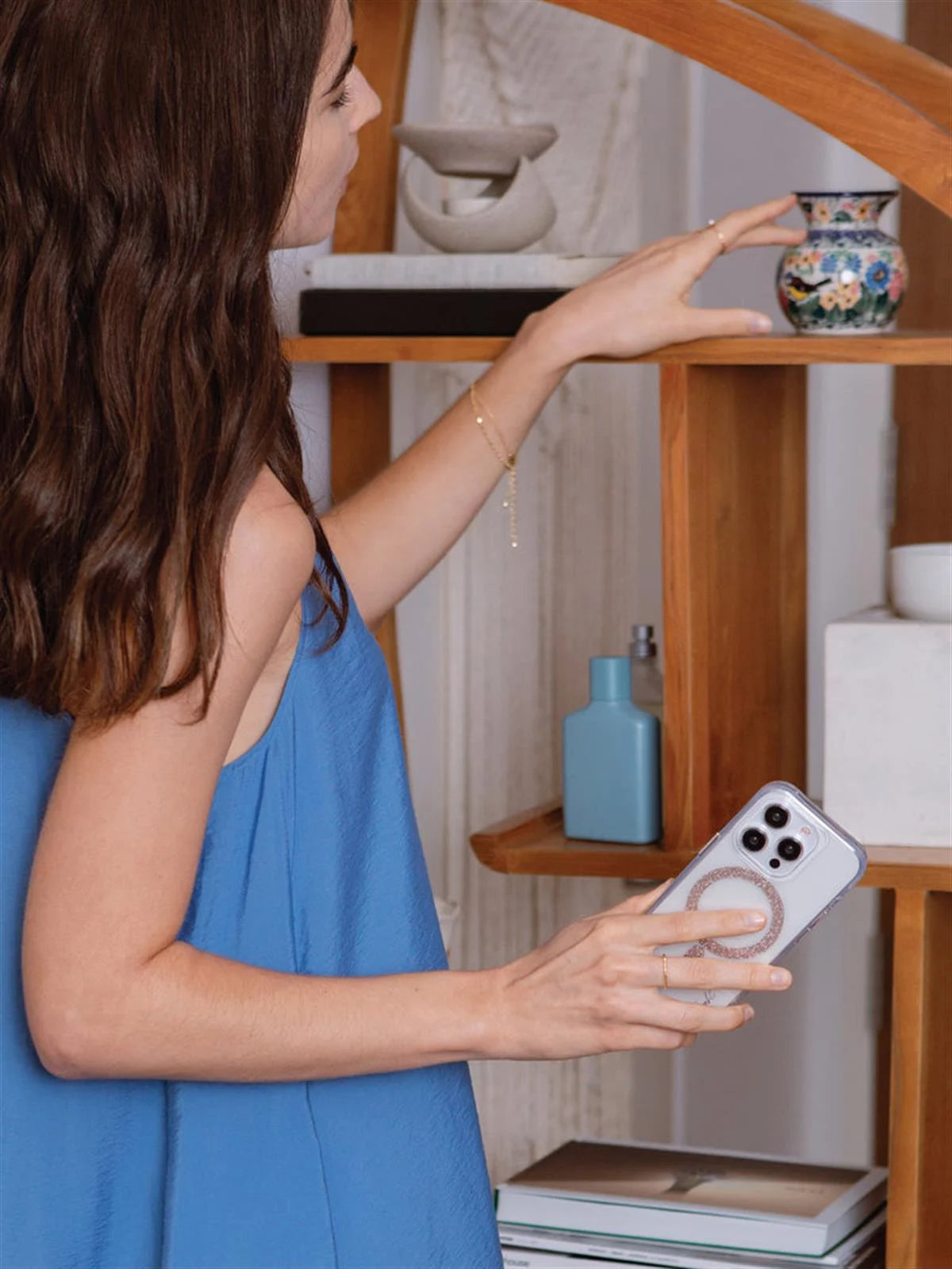 iPhone 15 Pro Max Coehl MagSafe Destekli Glace Telefon Kılıfı | bastcase - Arka Yüzey Detayı