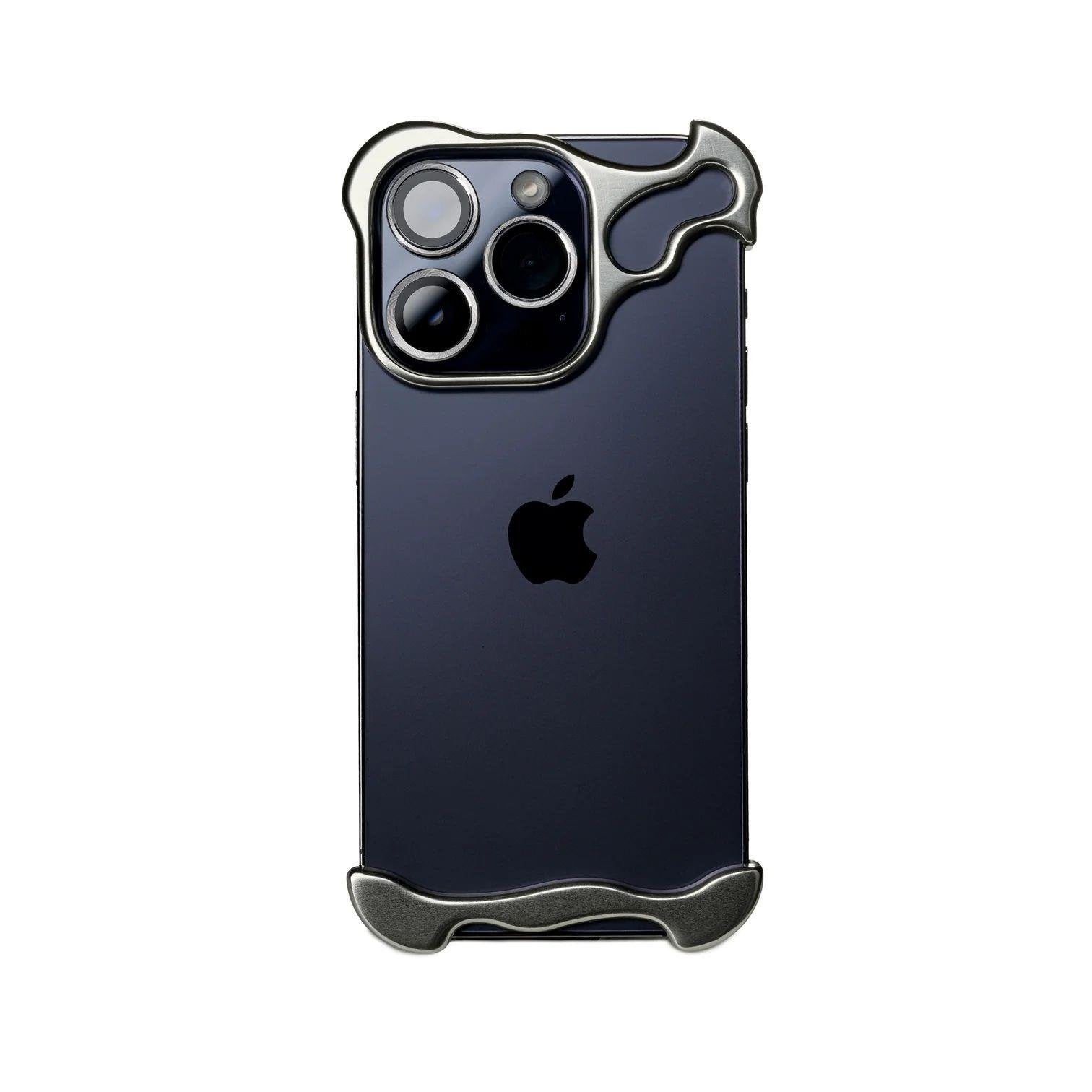iPhone 15 Pro Wave Koruma Seti - Gümüş | bastcase - Malzeme Yakın Çekimi