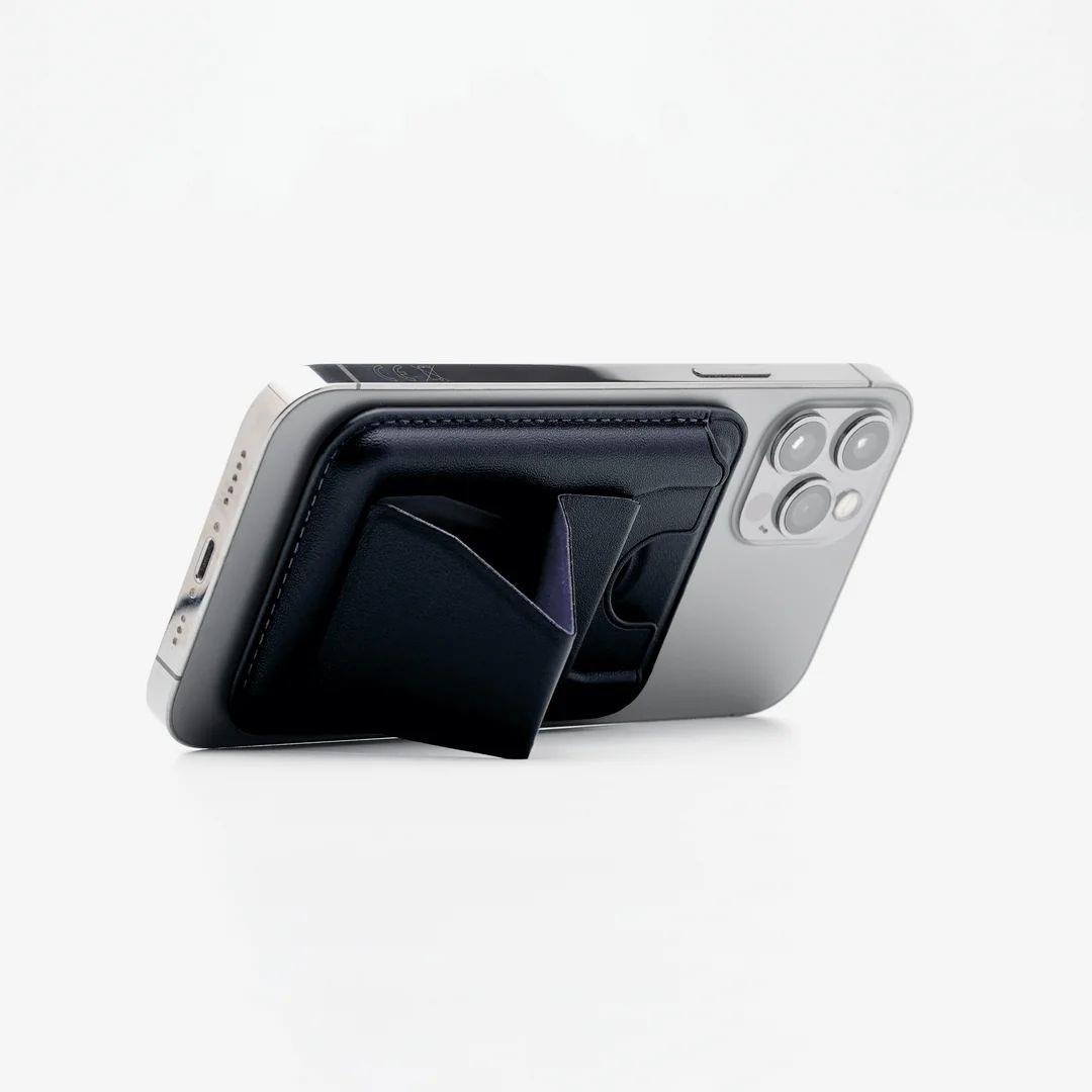 MagSafe Cüzdan & Stand MagSafe Cüzdan & Stand - Karamel | bastcase - Kullanım Görseli