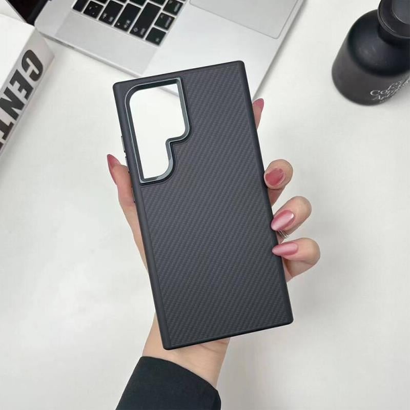 Samsung S24 Ultra Carbon Telefon Kılıfı - Heavy Carbon Siyah | bastcase - Yan Profil İnceliği