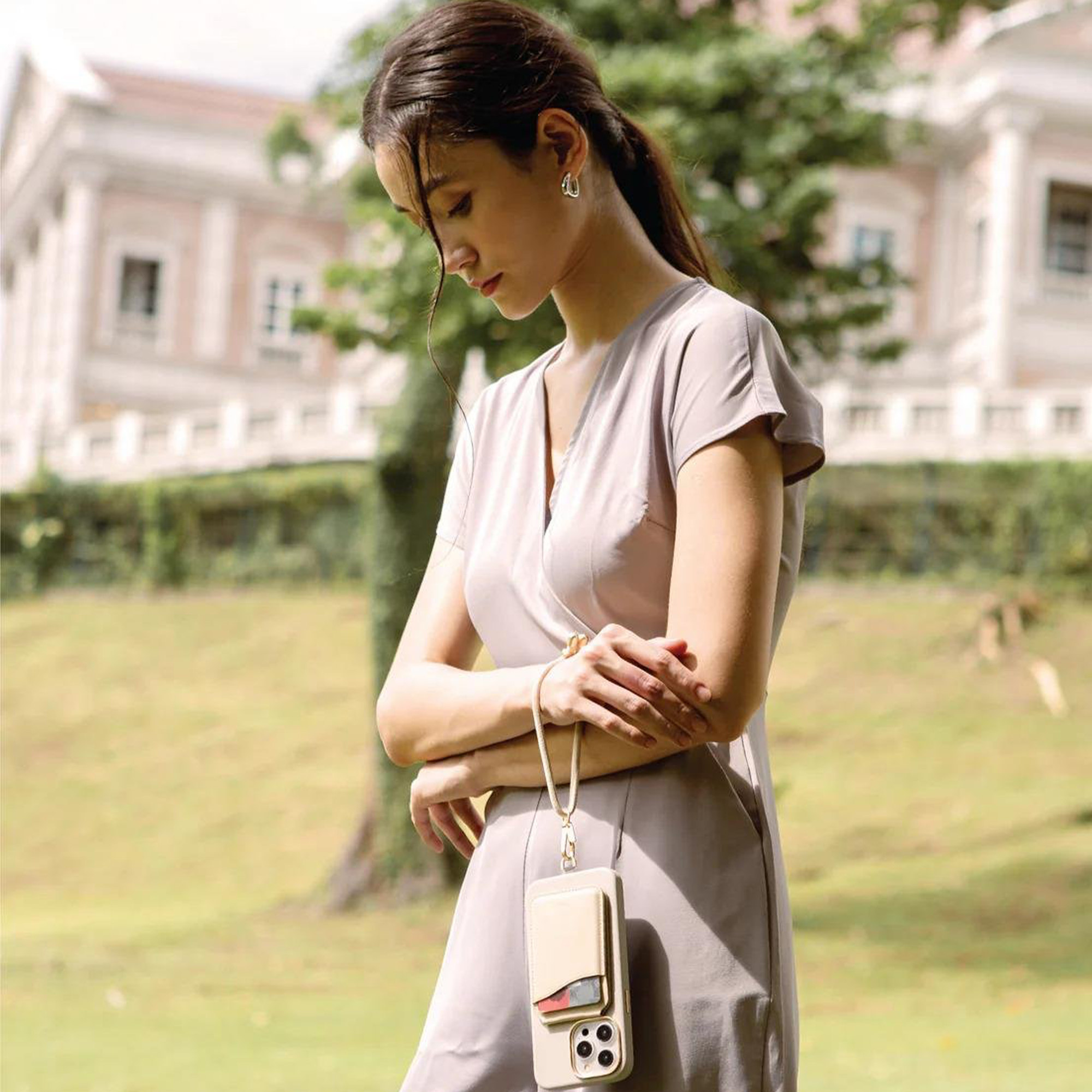 MagSafe Standlı Esme Aynalı Kartlık